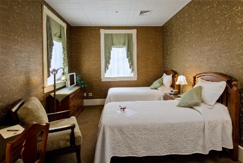 Big Tree Inn image 20